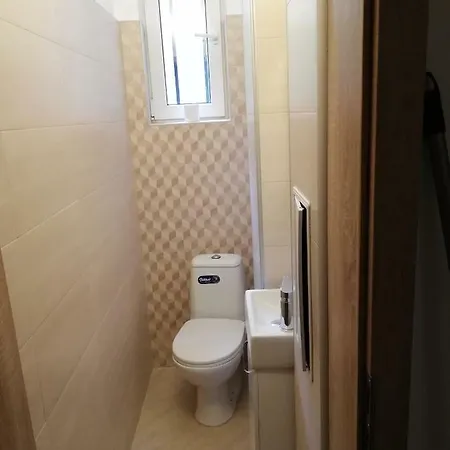 Apartment Apollo 5 Corners Apart - Brand New, Top Center
